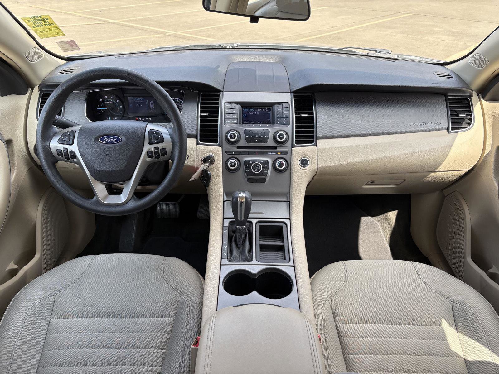 Used 2014 Ford Taurus SE image 10