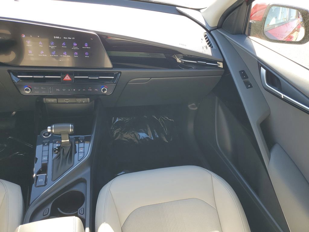 Used 2023 Kia Niro EX FWD image 26