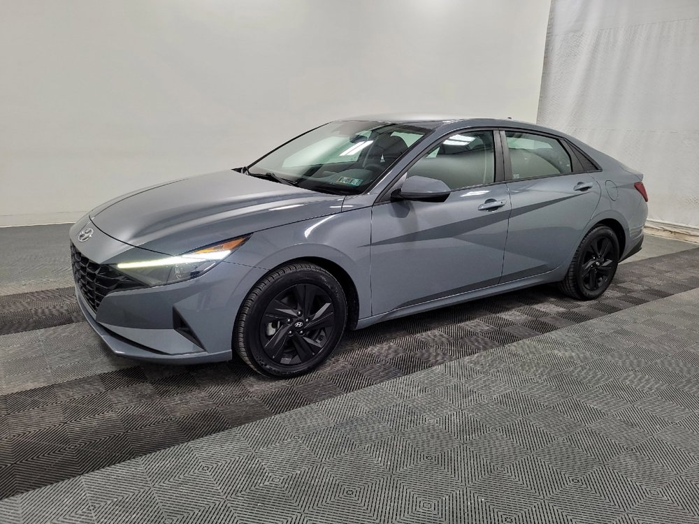 Used 2021 Hyundai Elantra Blue image 2
