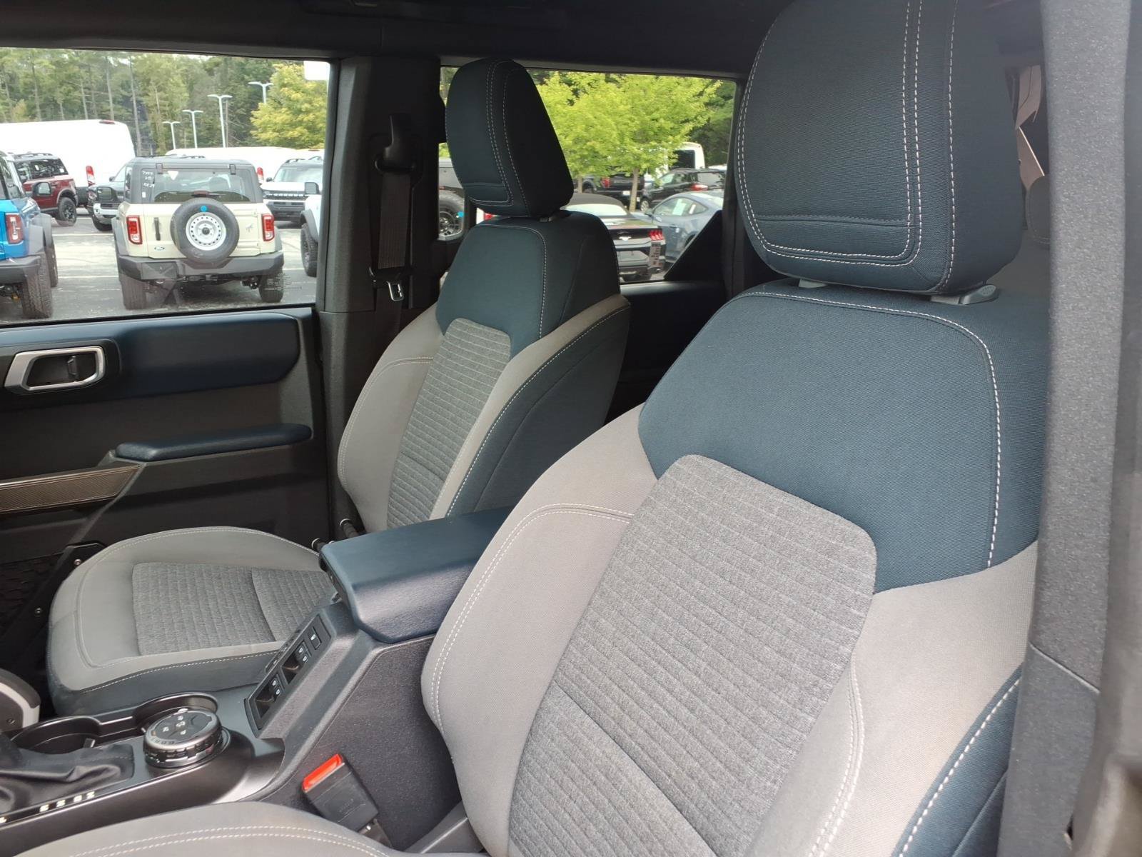 Used 2021 Ford Bronco Outer Banks AWD/4WD image 16