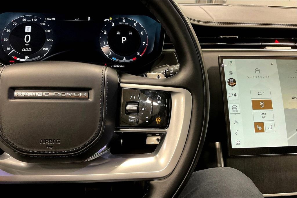 Used 2024 Land Rover Range Rover SV image 12