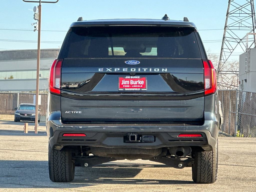 Certified 2025 Ford Expedition Active image 4