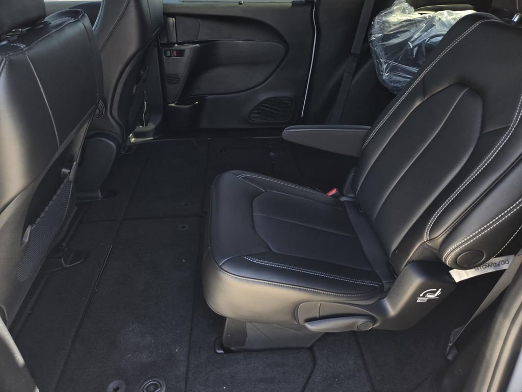 New 2026 Chrysler Voyager LX FWD image 11
