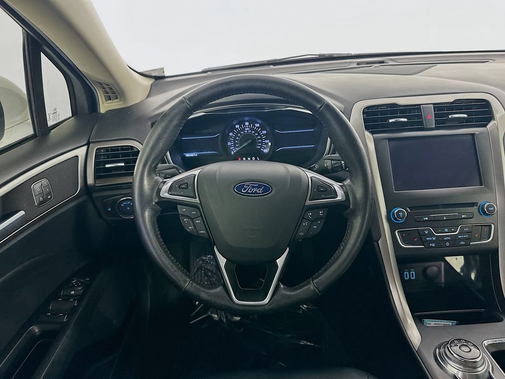 Used 2020 Ford Fusion SEL FWD image 29