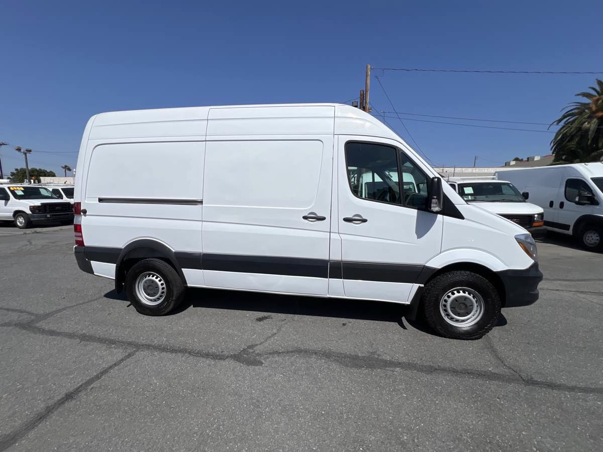 Used 2017 Mercedes-Benz Sprinter 2500 image 3
