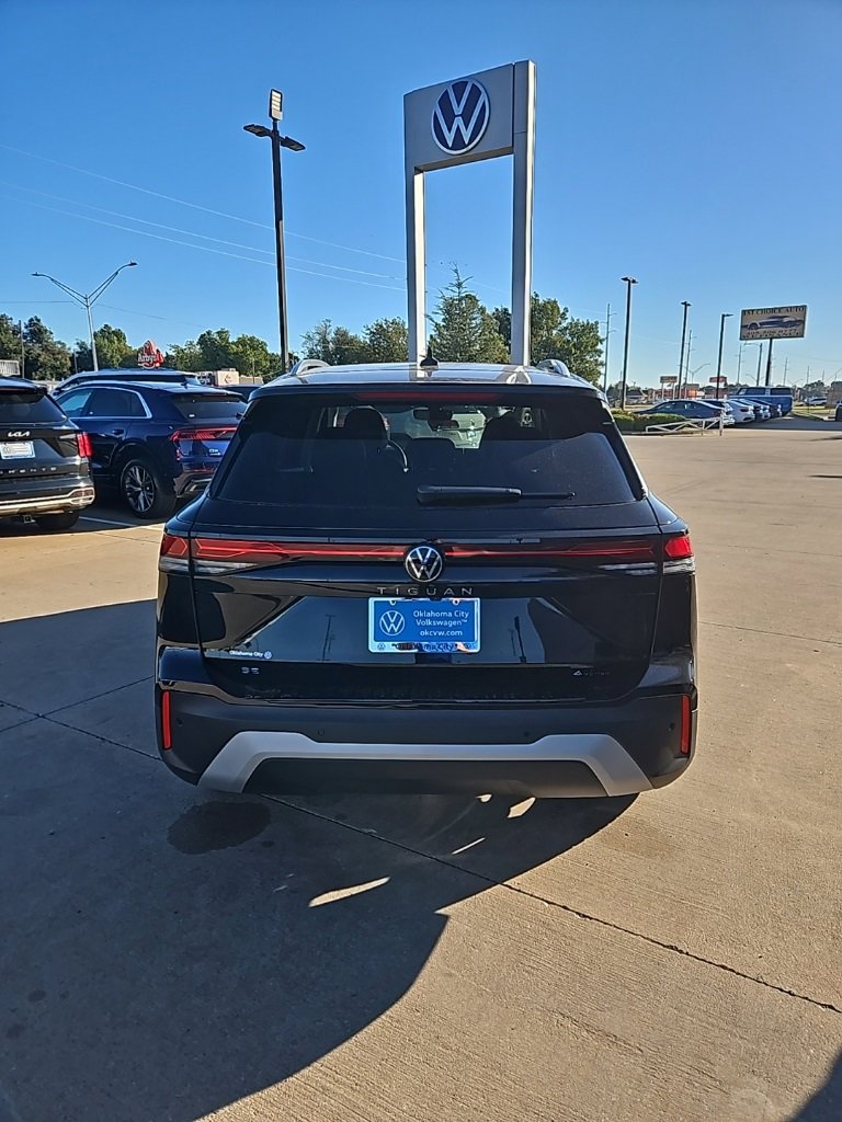 New 2025 Volkswagen Tiguan SE image 6