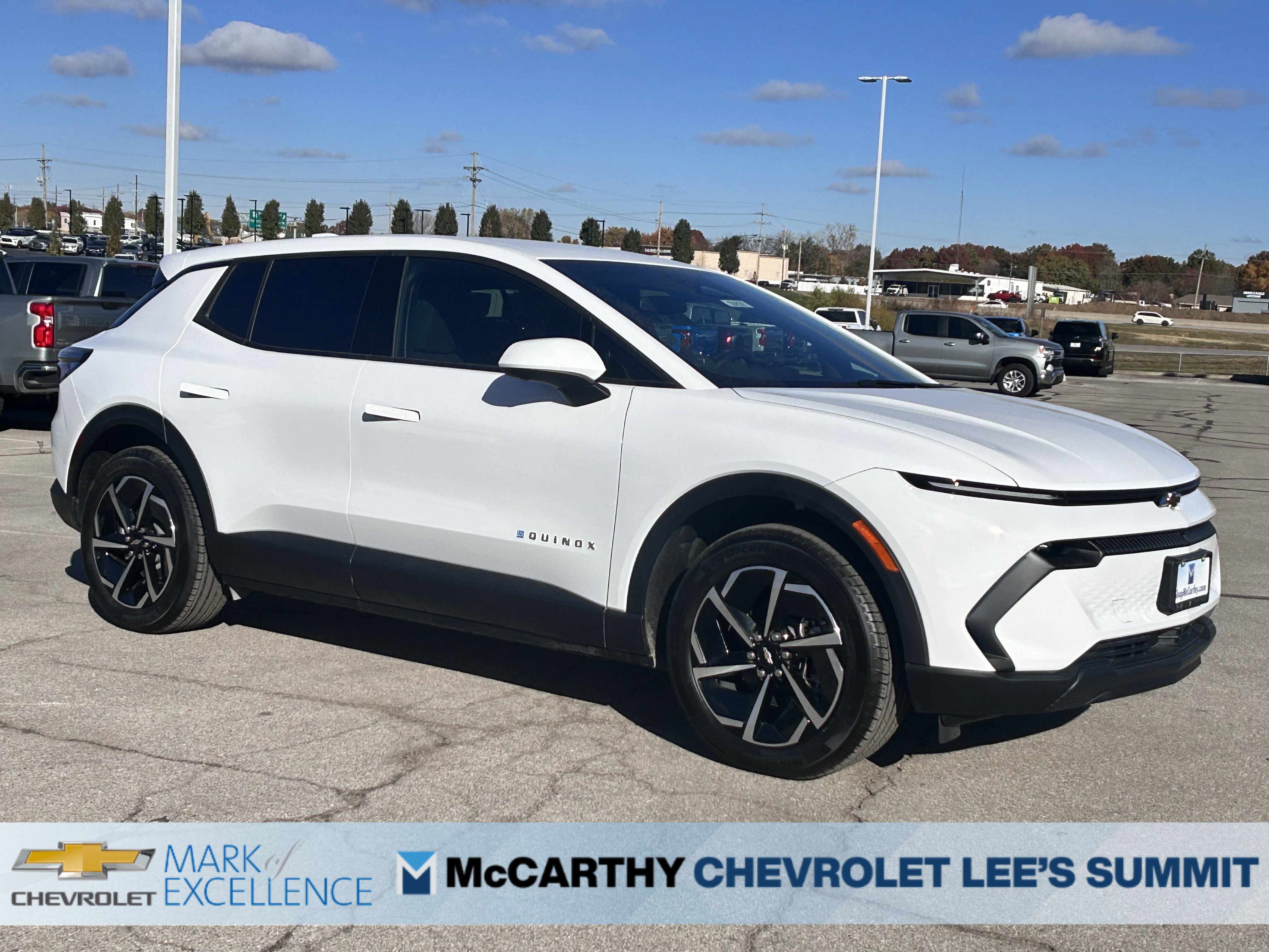 New 2026 Chevrolet Equinox EV LT image 2