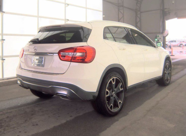 Used 2019 Mercedes-Benz GLA 250 w/ Premium Package image 2