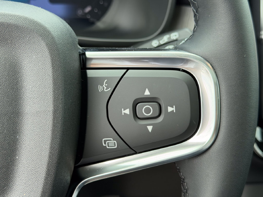 New 2026 Volvo XC40 B5 Plus w/ Protection Package Premier AWD/4WD image 18