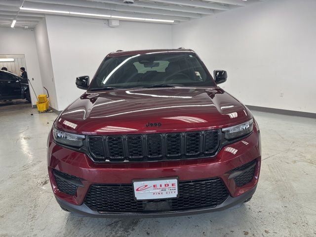 Used 2025 Jeep Grand Cherokee Altitude w/ Trailer Tow Package video 3