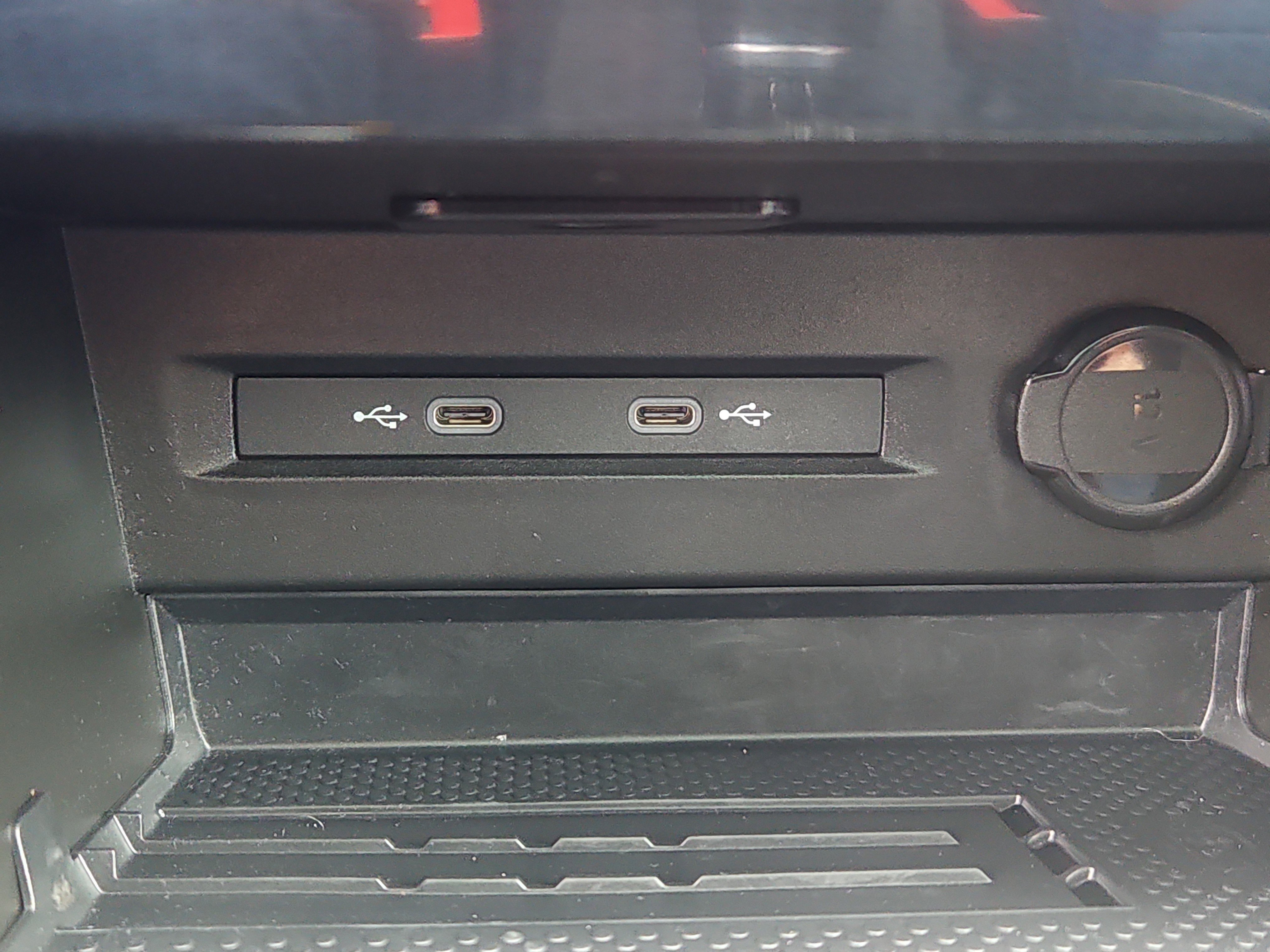 Used 2025 Volkswagen Taos SEL image 12