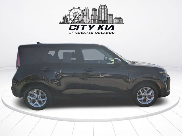 Certified 2025 Kia Soul LX w/ LX Technology Package FWD image 7