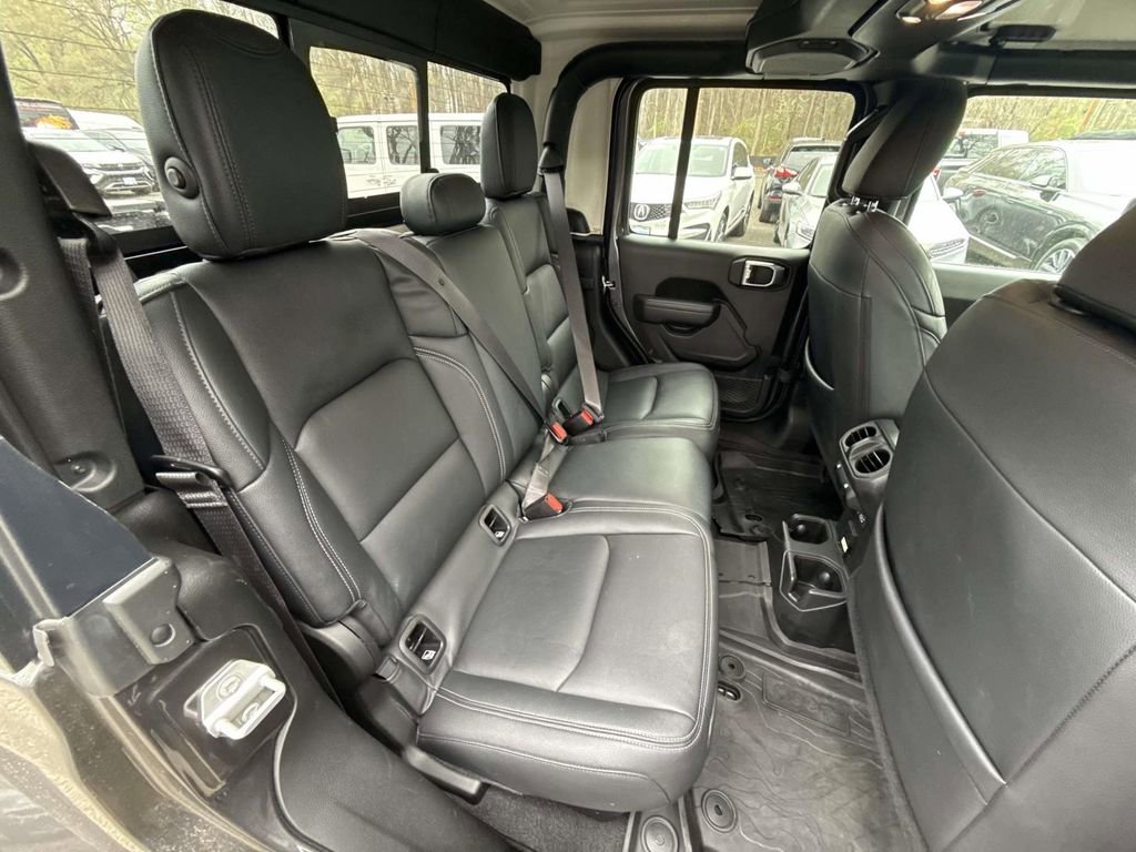 Used 2022 Jeep Gladiator Willys image 10