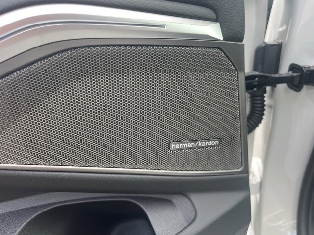 New 2025 BMW 330i xDrive Sedan w/ M Sport Package image 21