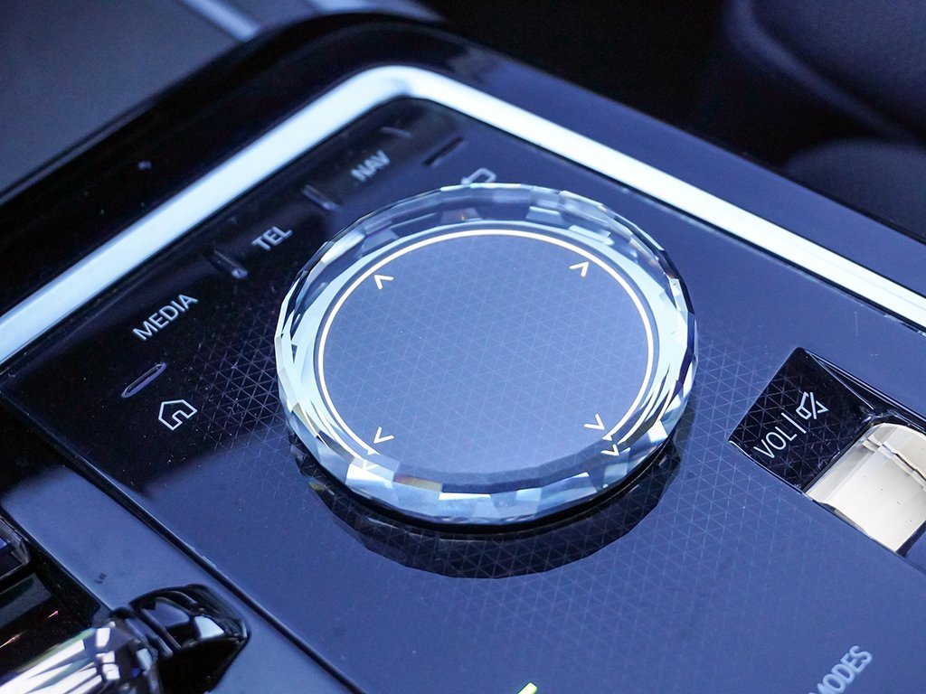 Used 2023 BMW 760i xDrive w/ Parking Assistance Package image 76