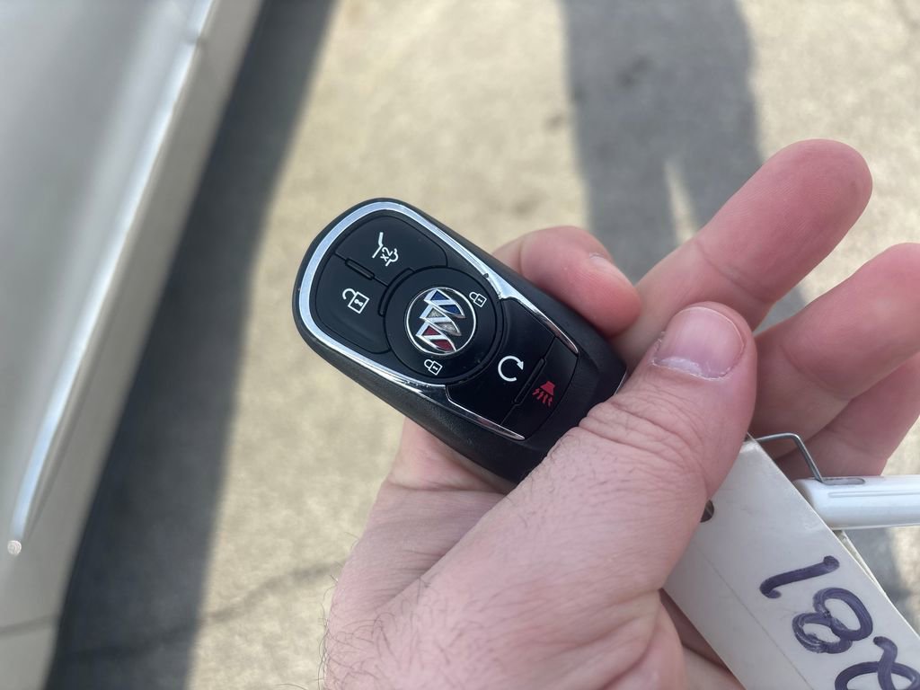 Used 2021 Buick Enclave Essence image 33