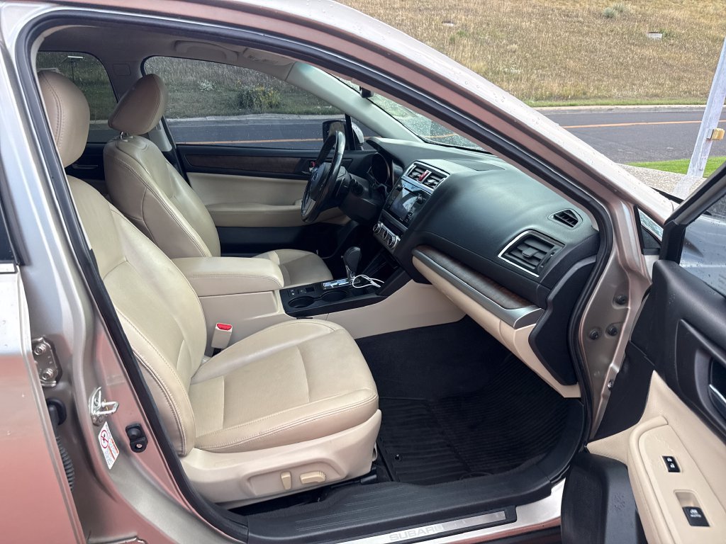 Used 2016 Subaru Outback 2.5i Limited AWD/4WD image 30