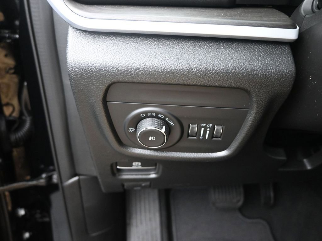 New 2026 Jeep Grand Cherokee Limited image 33