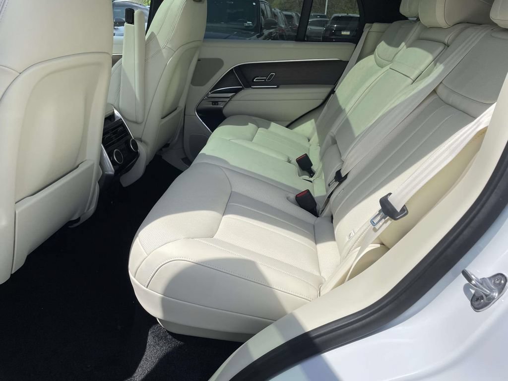 New 2026 Land Rover Range Rover SE AWD/4WD image 16