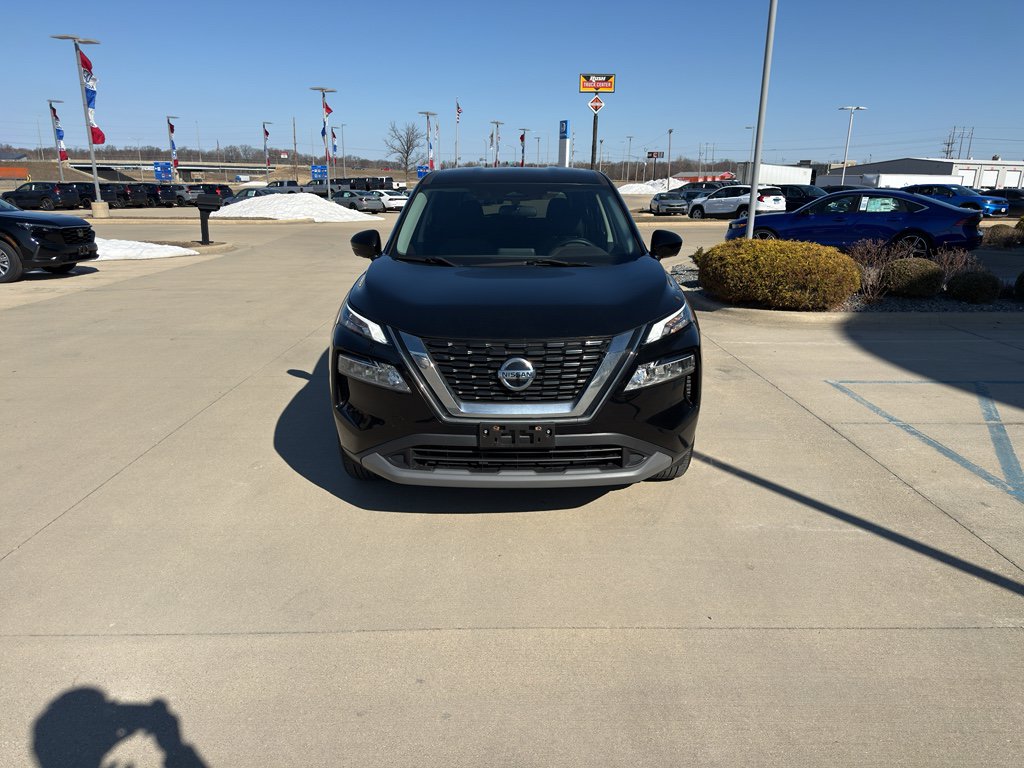 Used 2021 Nissan Rogue SV AWD/4WD image 2