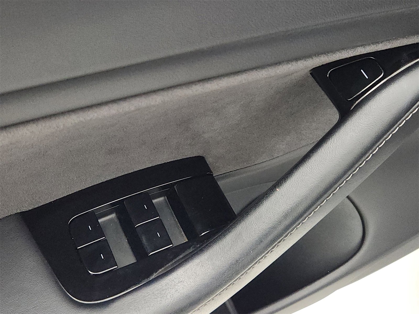 Used 2018 Tesla Model 3 Long Range image 17