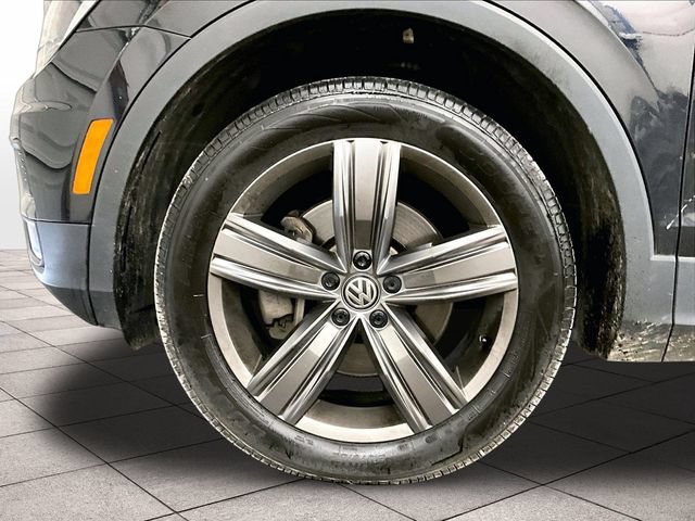 Used 2020 Volkswagen Tiguan SEL AWD/4WD image 9