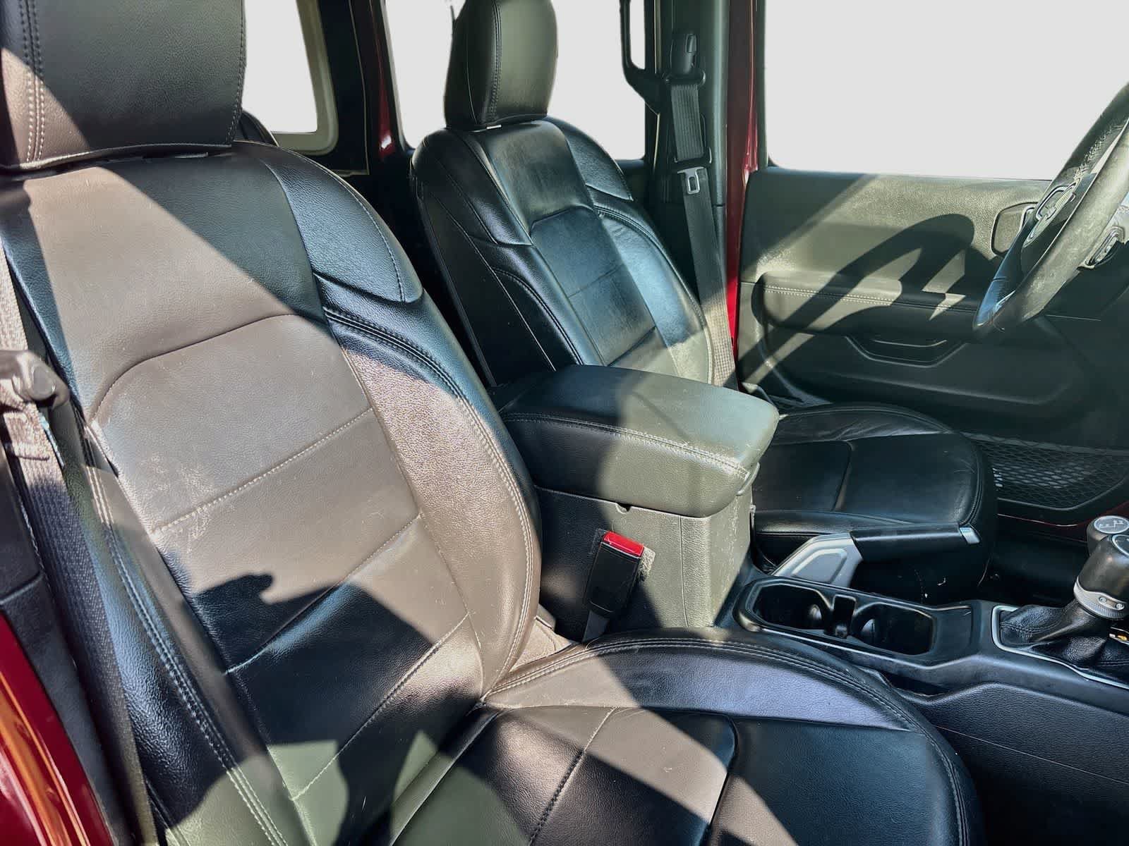 Used 2021 Jeep Wrangler Unlimited Sahara AWD/4WD image 28