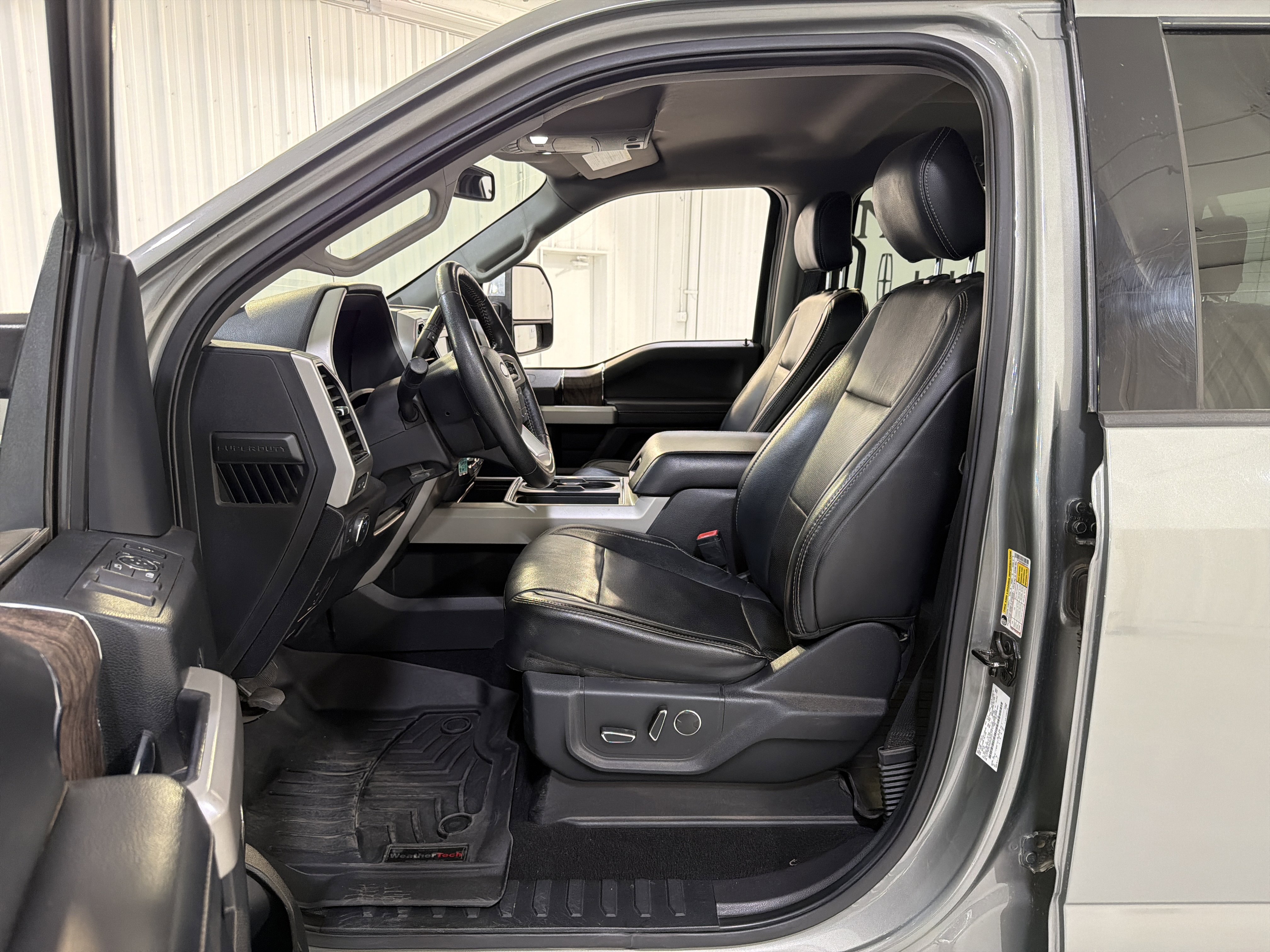 Used 2019 Ford F250 Lariat w/ Chrome Package AWD/4WD image 12