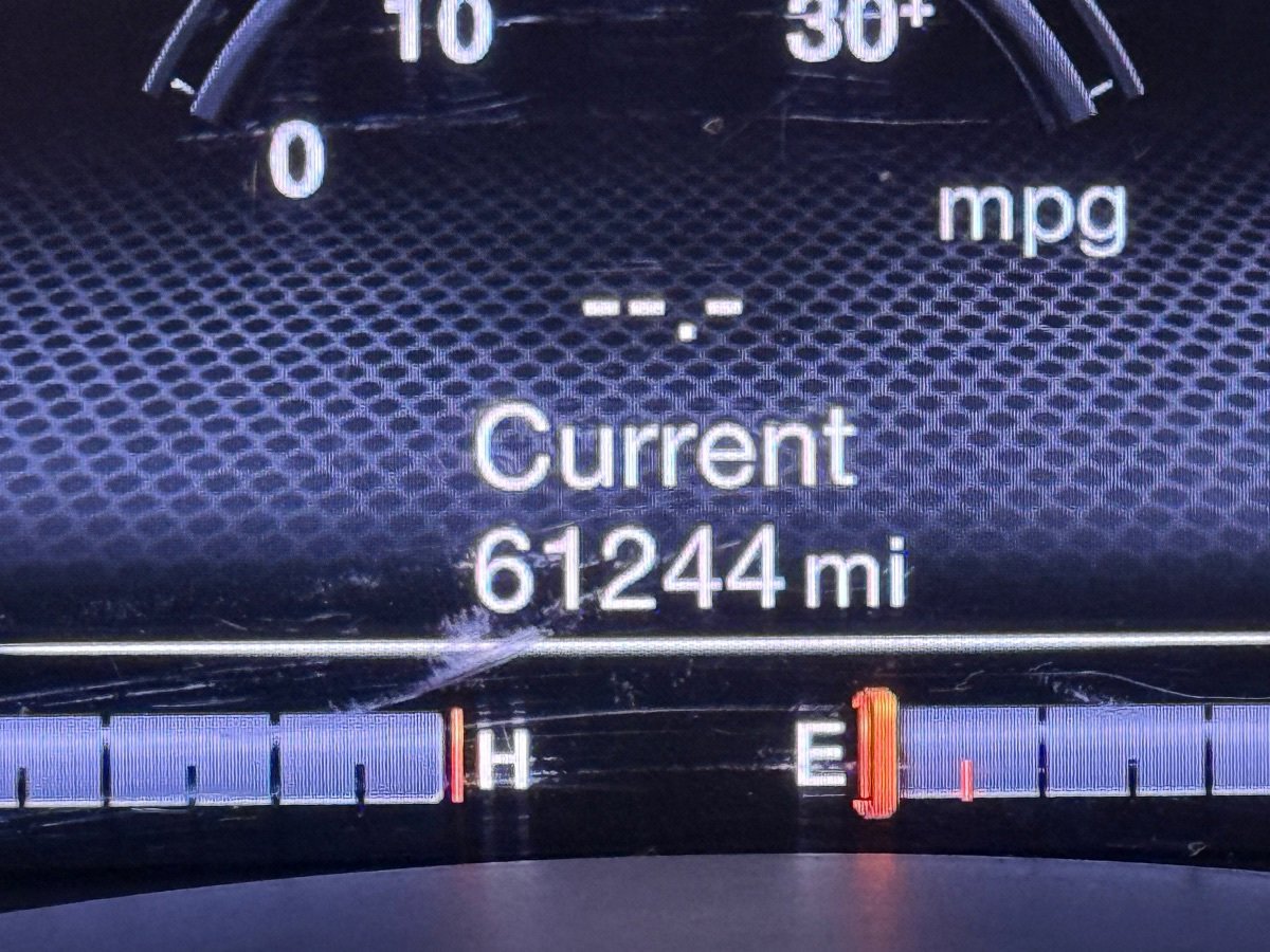 Used 2021 Jeep Renegade Latitude w/ Sun & Sound Group FWD image 10