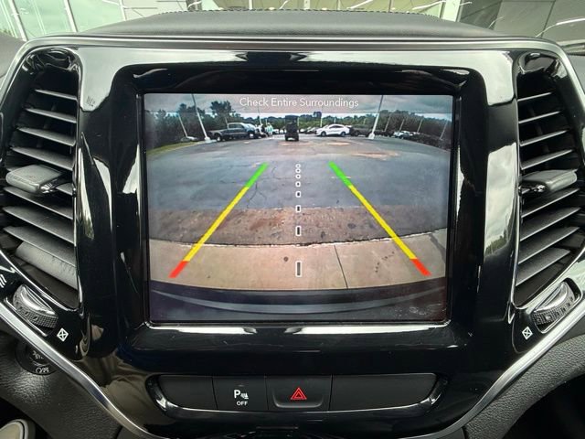 Used 2019 Jeep Cherokee Overland AWD/4WD image 30