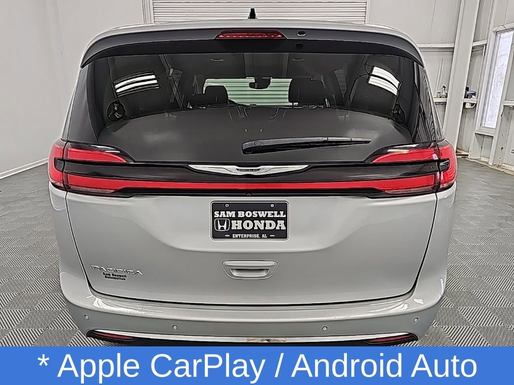 Used 2023 Chrysler Pacifica Touring-L image 8