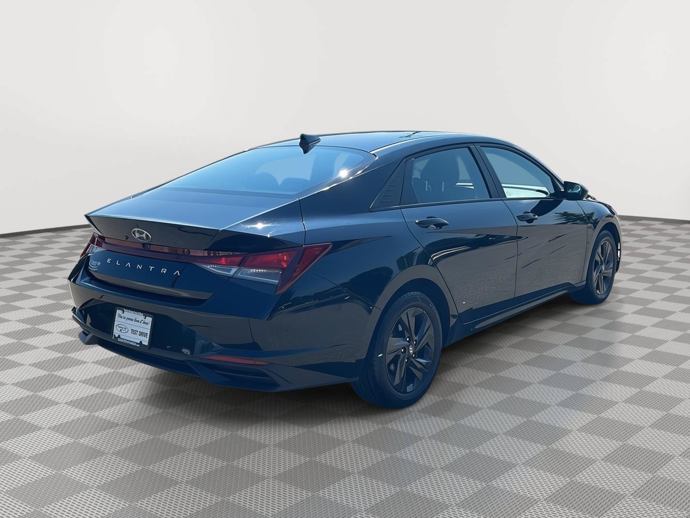 Certified 2023 Hyundai Elantra SEL FWD image 5