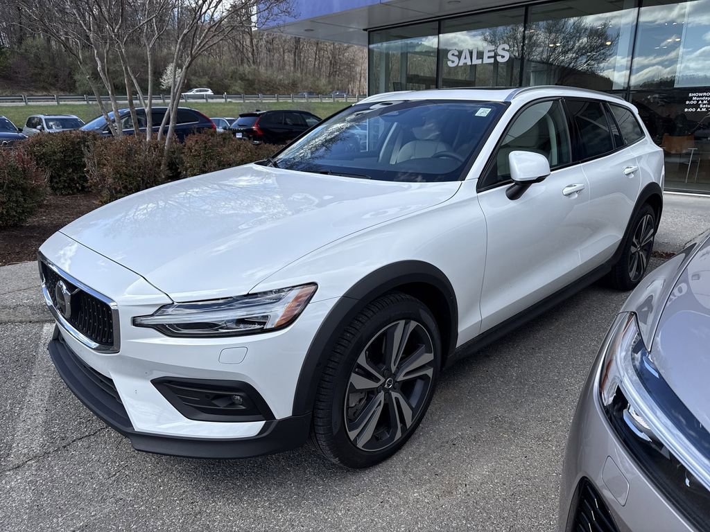 New 2026 Volvo V60 B5 Cross Country Plus w/ Protection Package Premier image 2