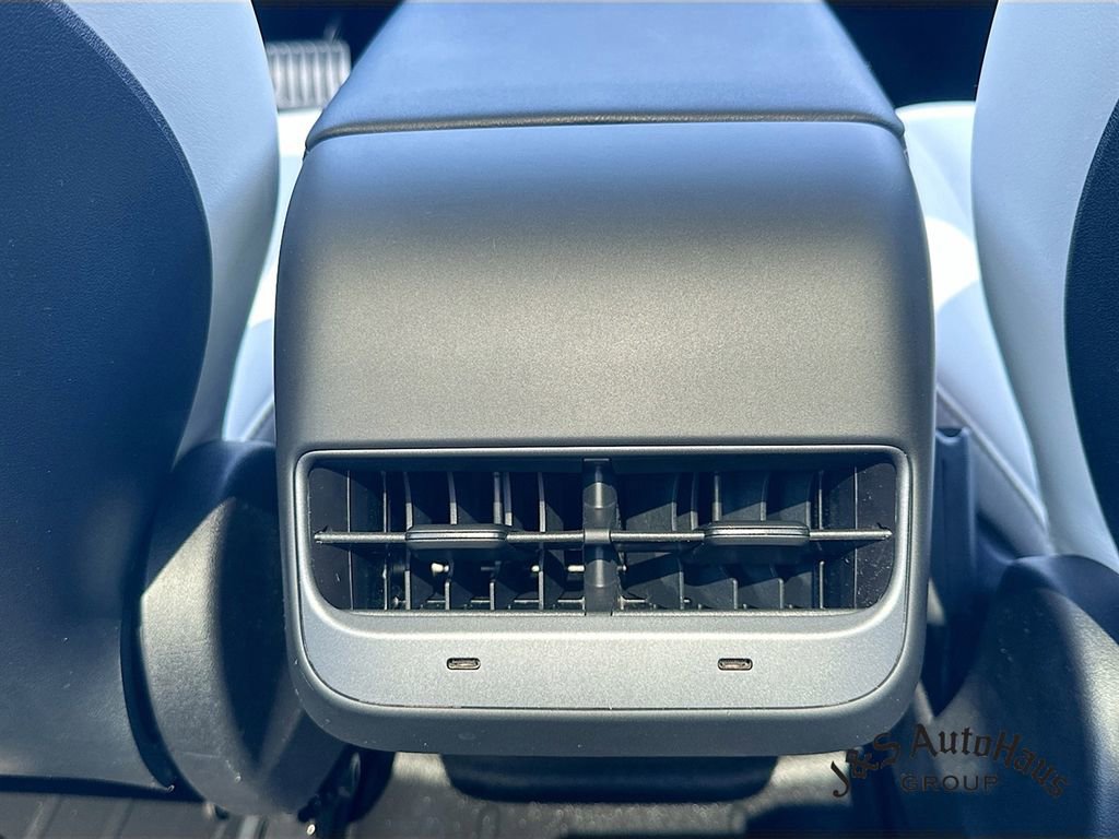 Used 2023 Tesla Model 3 Performance image 32