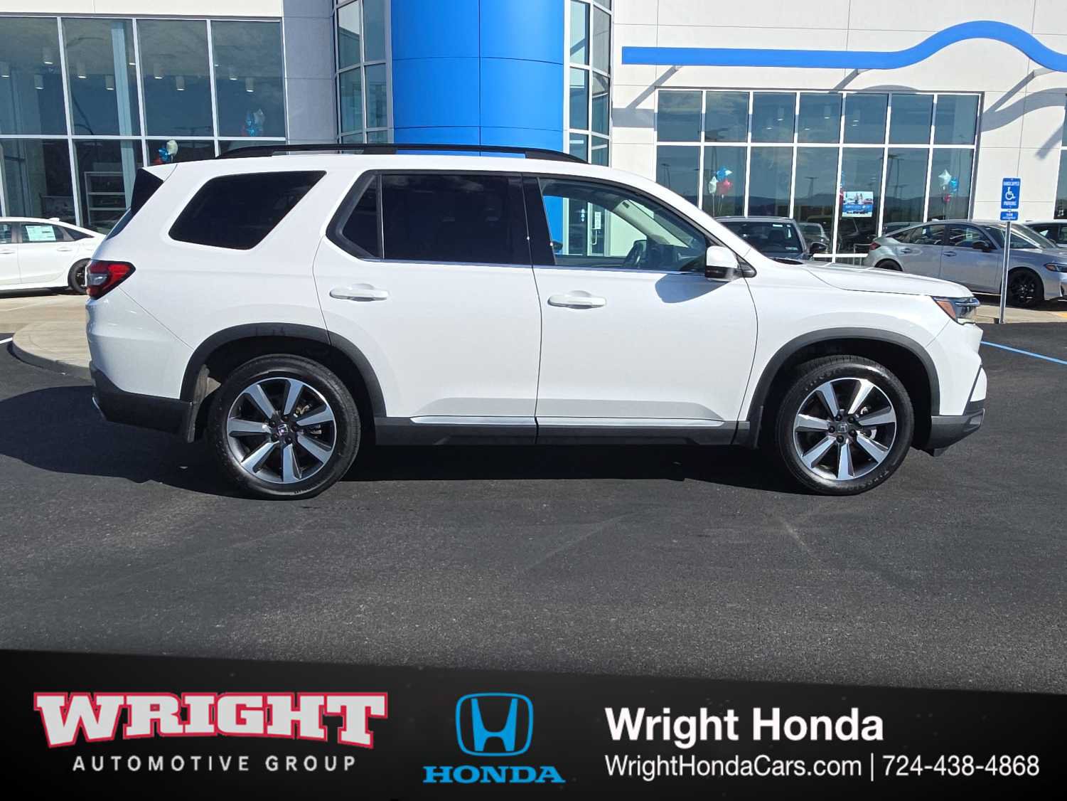 Certified 2023 Honda Pilot Touring image 1