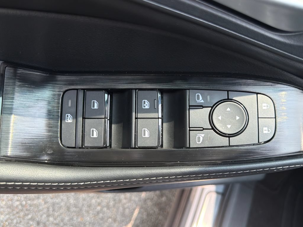 Used 2026 Nissan Rogue Dark Armor FWD image 35