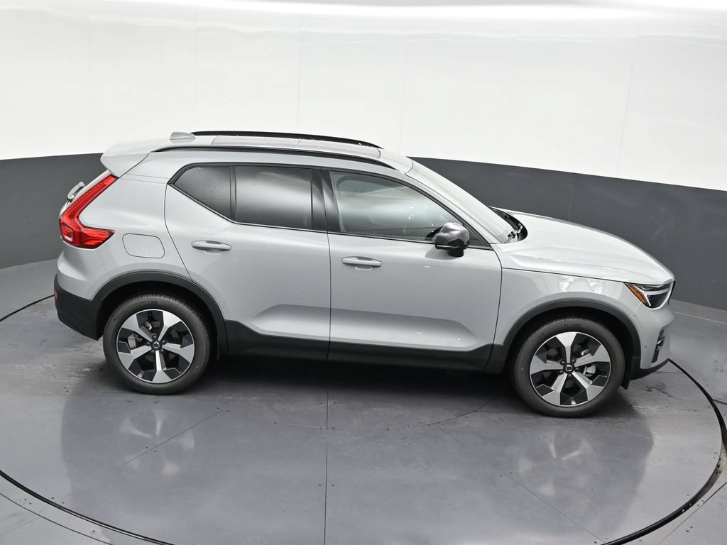 New 2026 Volvo XC40 B5 Plus w/ Protection Package Premier AWD/4WD image 18