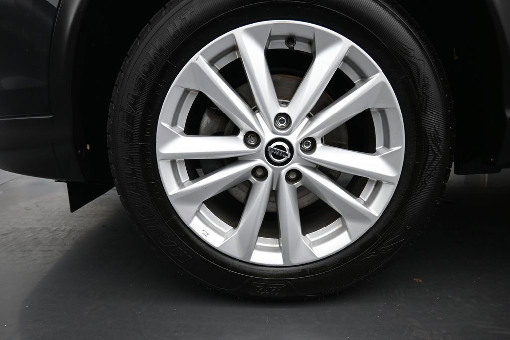 Used 2019 Nissan Rogue Sport SV w/ All-Weather Package AWD/4WD image 2