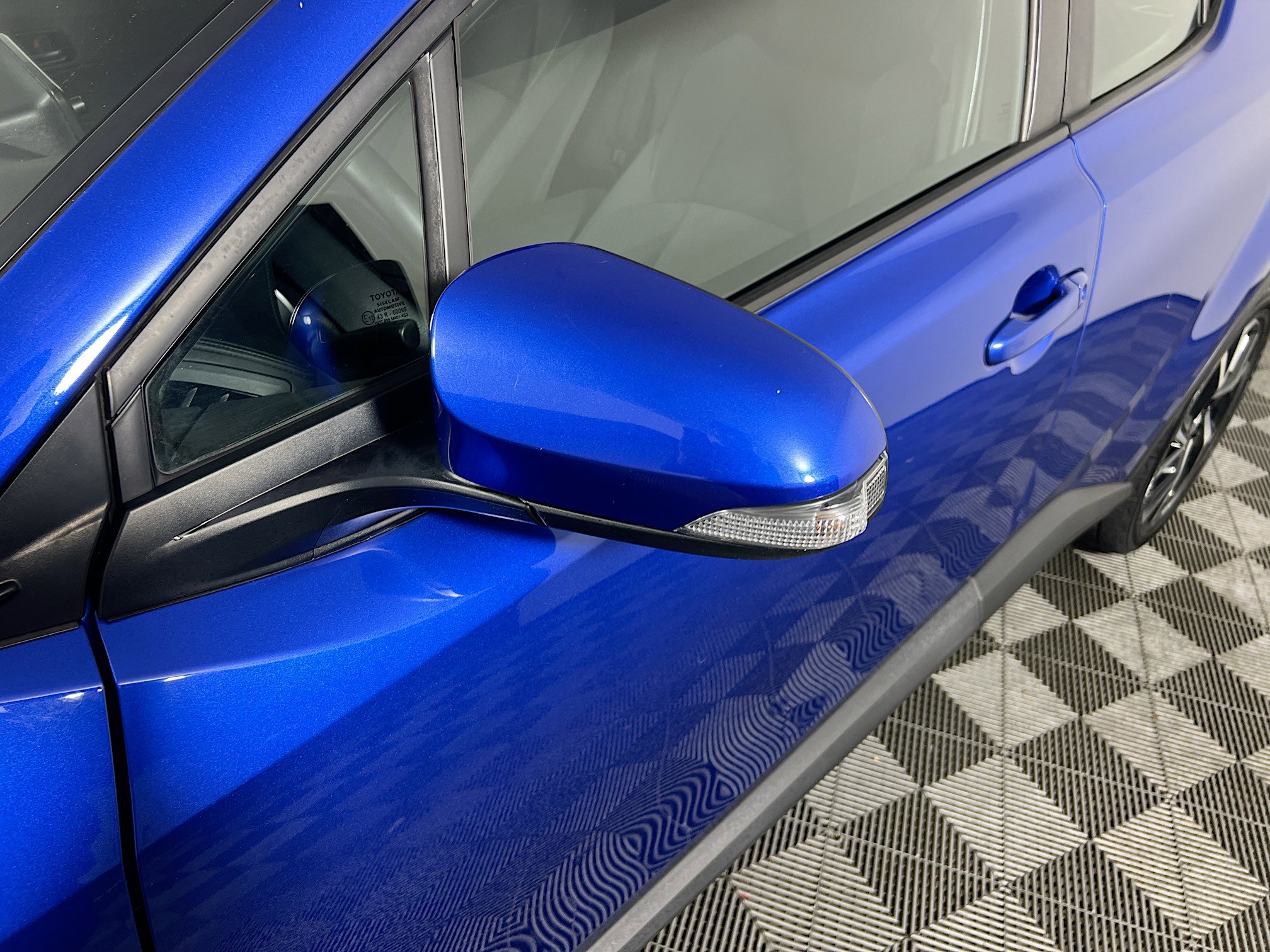 Used 2018 Toyota C-HR XLE image 12