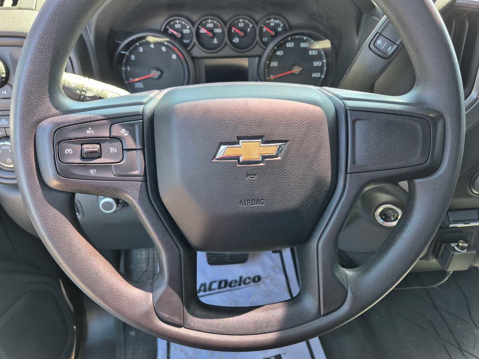 Used 2024 Chevrolet Silverado 2500 Custom image 14