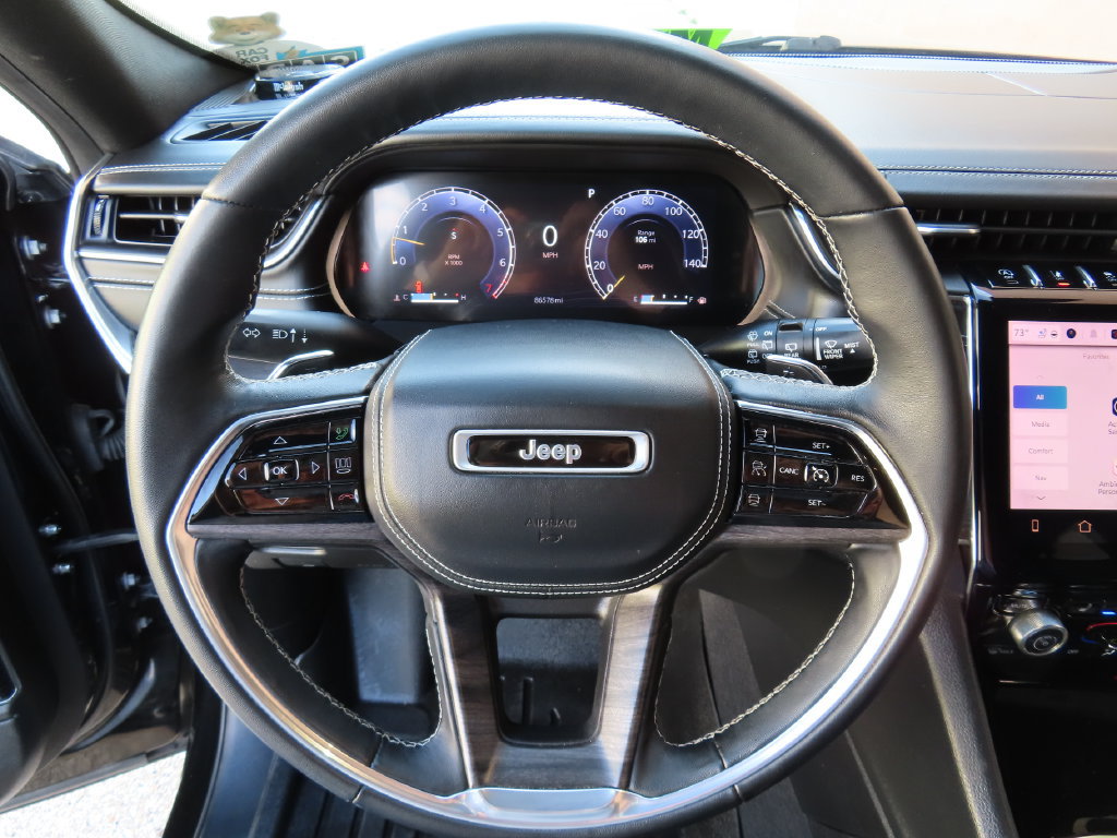 Used 2022 Jeep Grand Cherokee Overland w/ Luxury Tech Group IV AWD/4WD image 23
