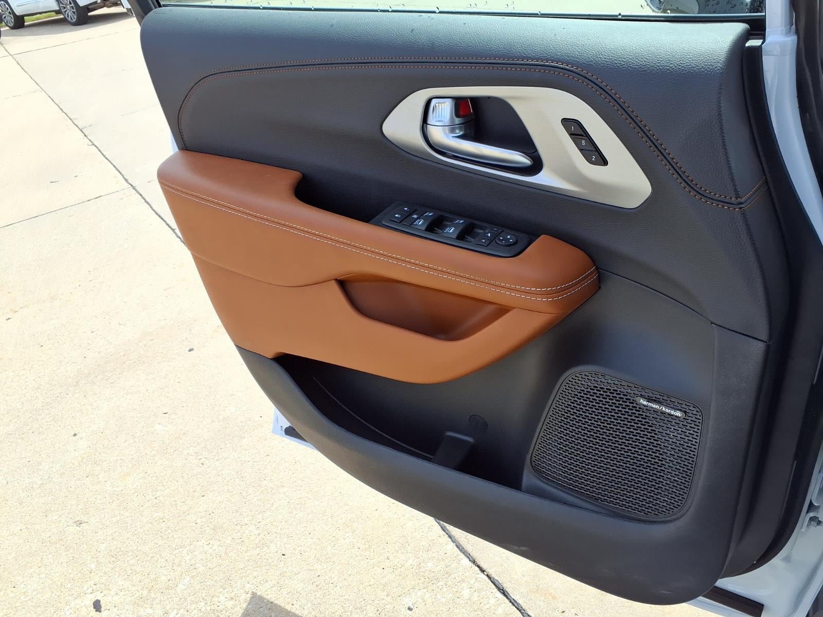 New 2026 Chrysler Pacifica Pinnacle FWD image 18