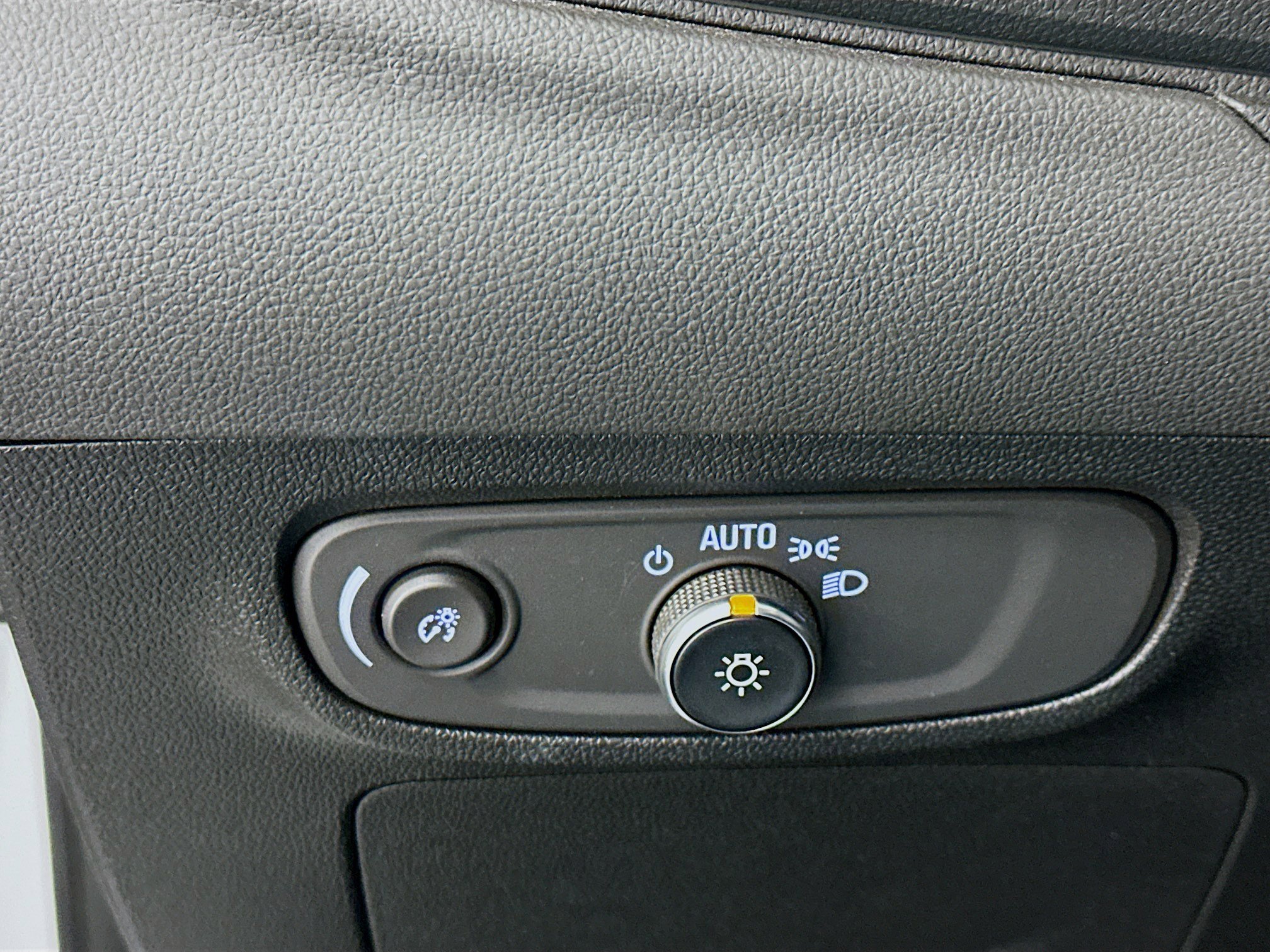 Used 2025 Buick Encore GX Preferred image 17