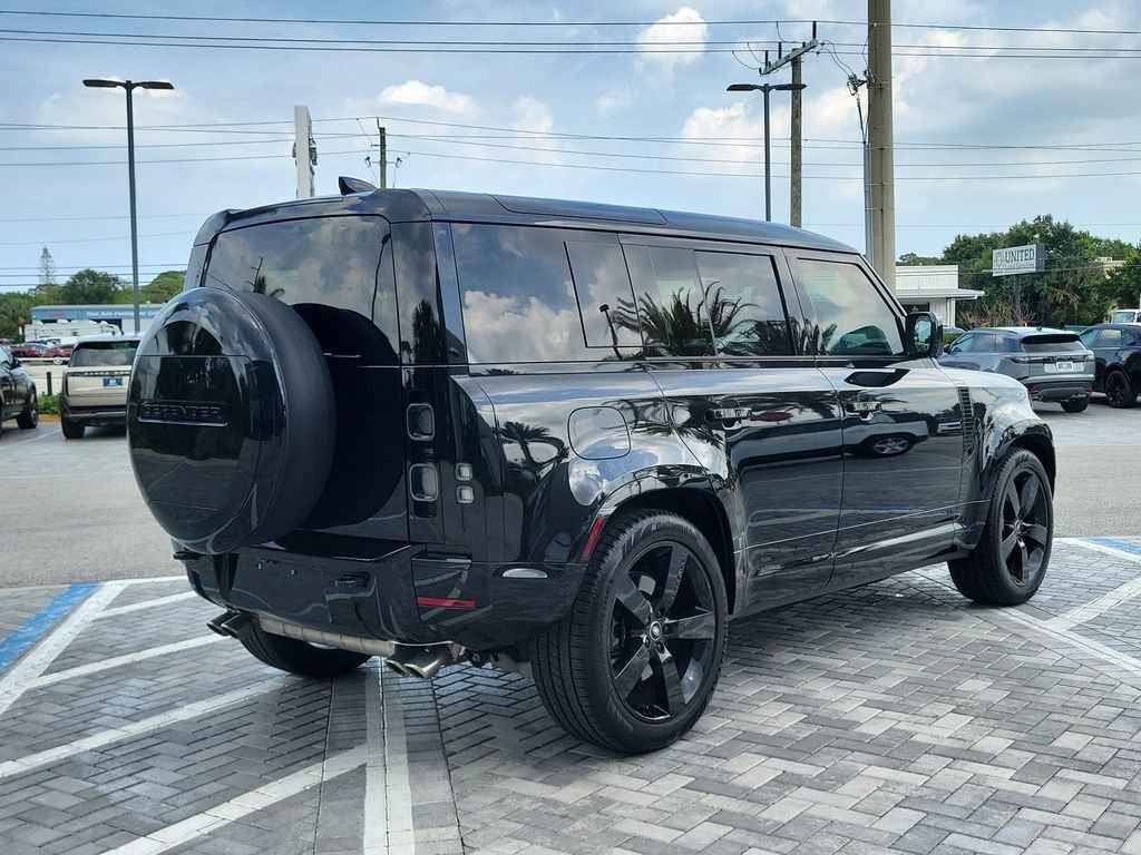 Certified 2025 Land Rover Defender 110 V8 AWD/4WD image 5
