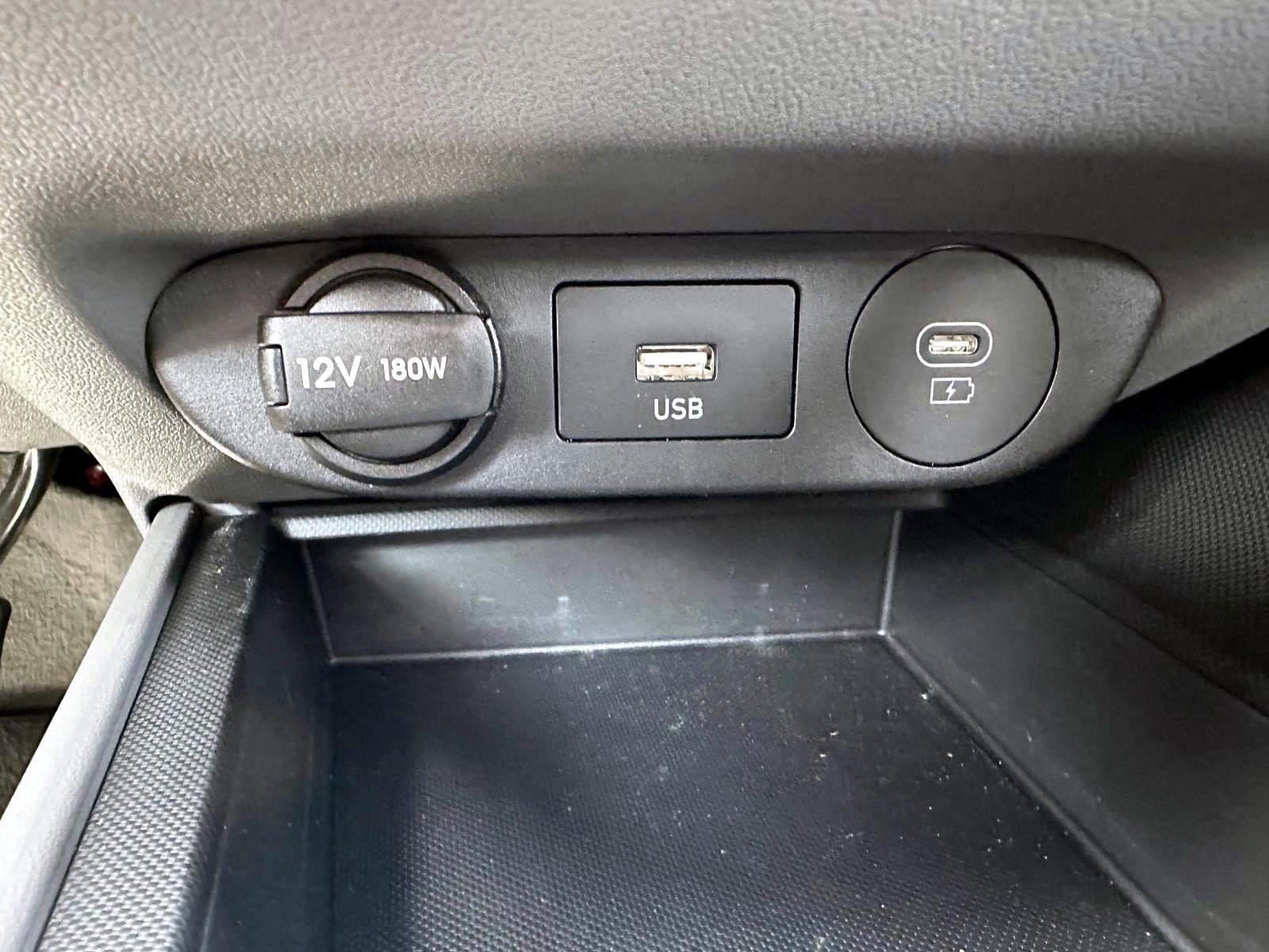 Used 2024 Hyundai Elantra SEL FWD image 24