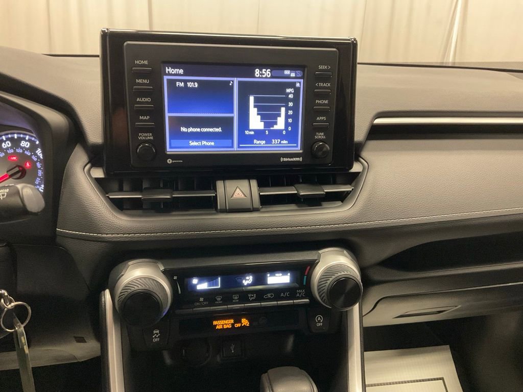 Used 2021 Toyota RAV4 LE image 21