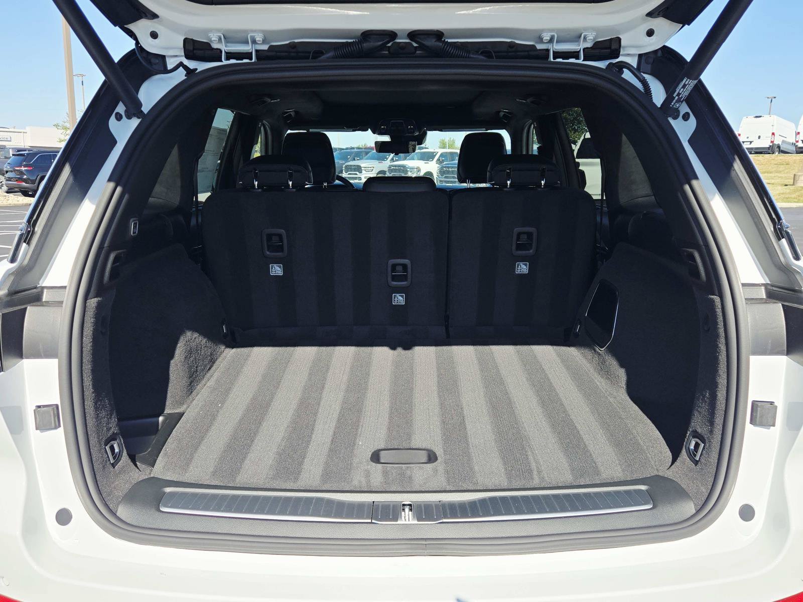 New 2027 Jeep Grand Cherokee Summit AWD/4WD image 15