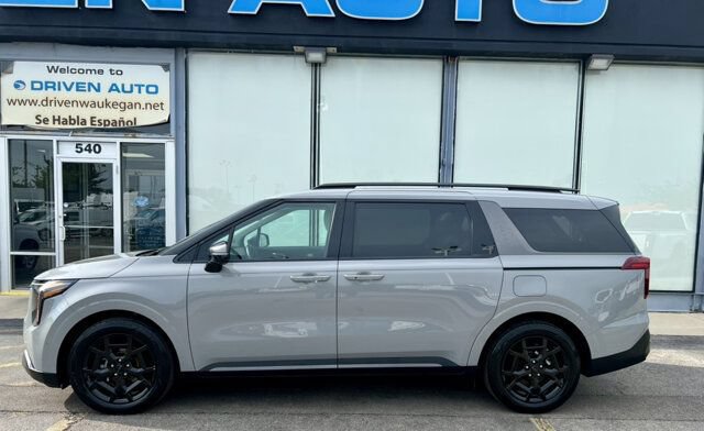Used 2025 Kia Carnival SX Prestige FWD image 2
