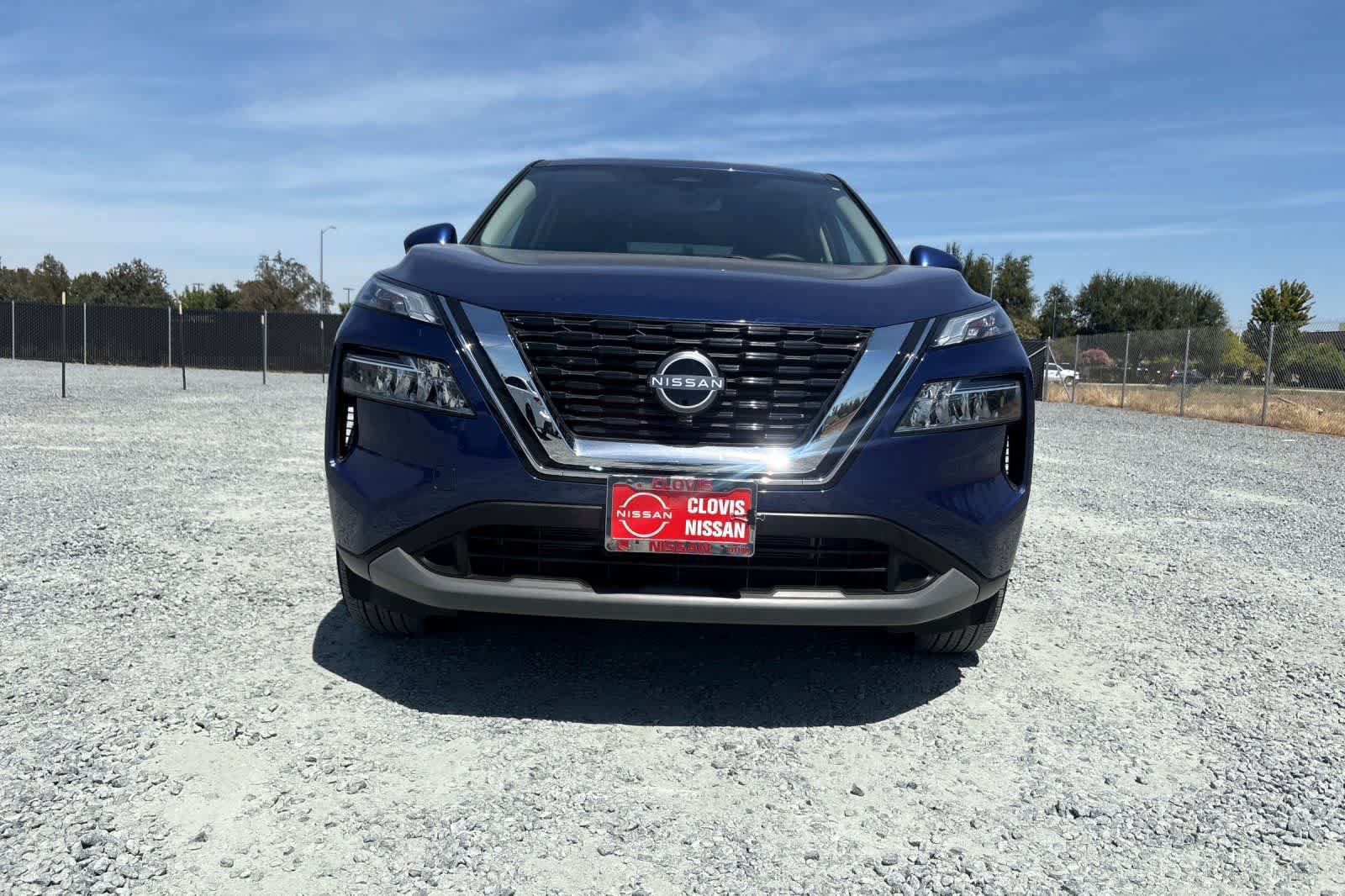 Used 2023 Nissan Rogue SV FWD image 11