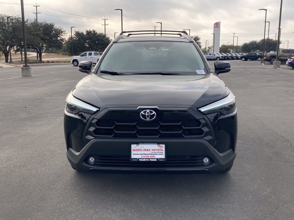 Used 2026 Toyota Corolla Cross XLE w/ Convenience Package FWD image 2
